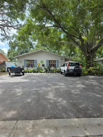 3074 Pine Tree Avenue Largo FL 33771