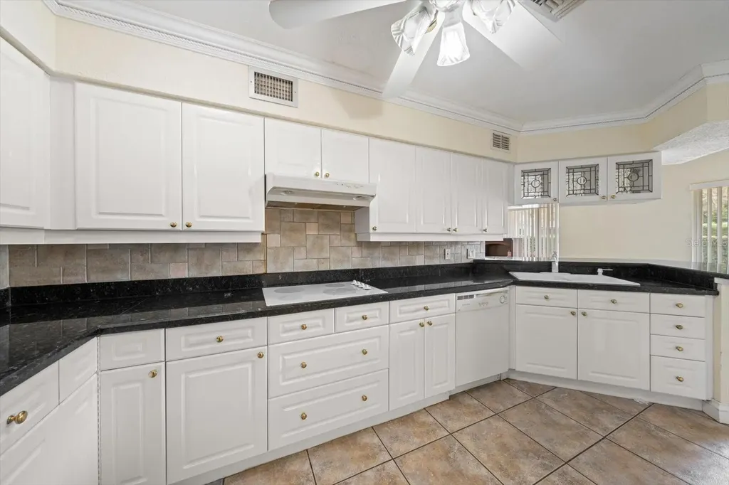230 Garden Circle Belleair FL 33756