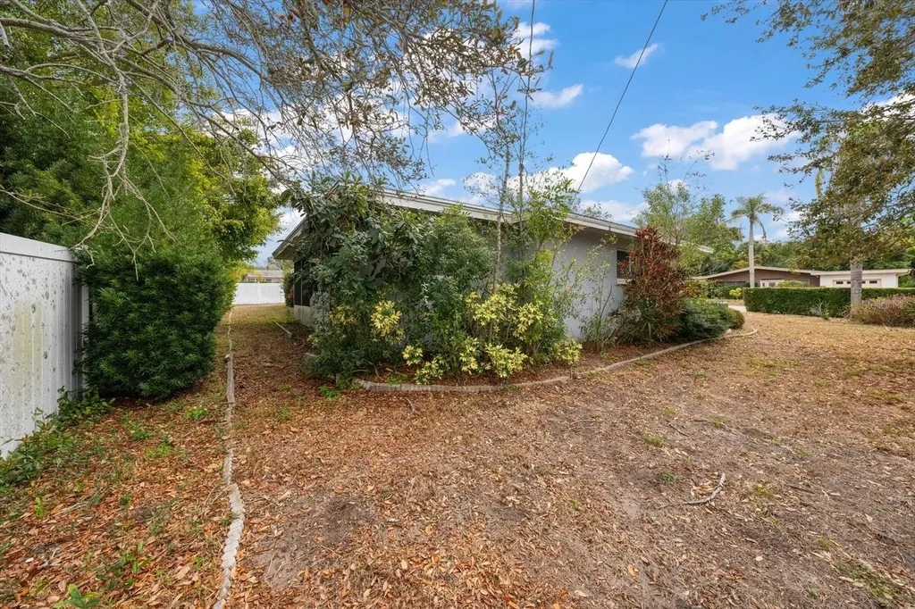 230 Garden Circle Belleair FL 33756