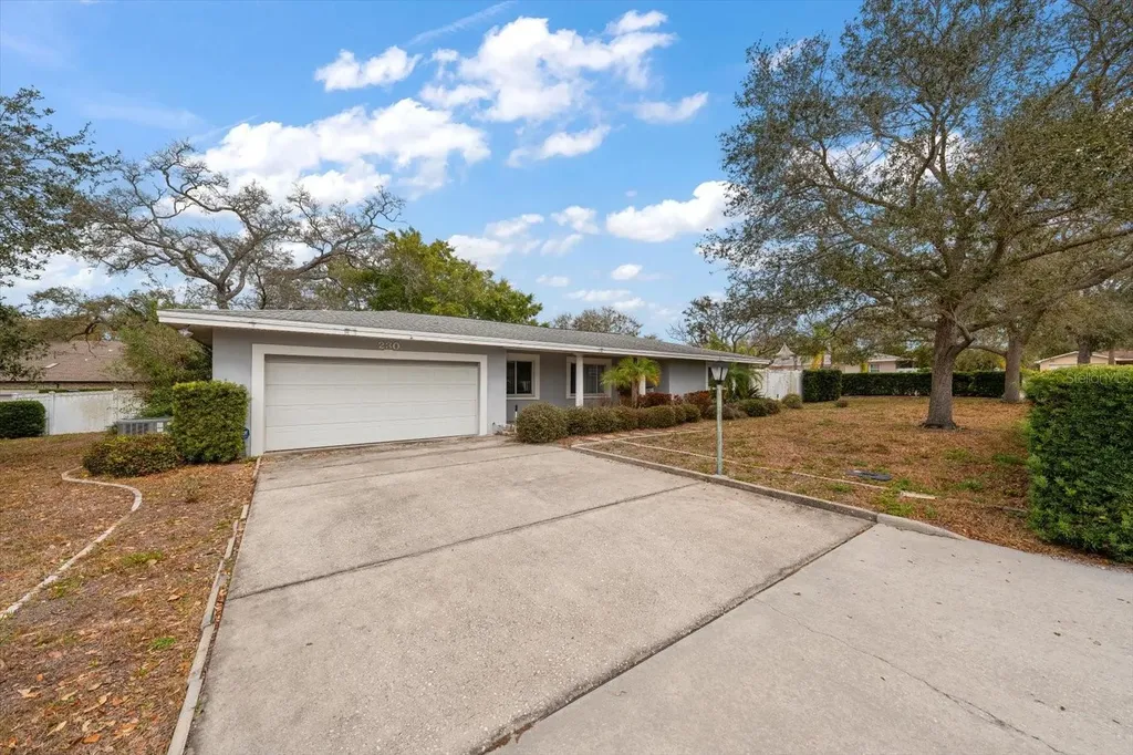 230 Garden Circle Belleair FL 33756