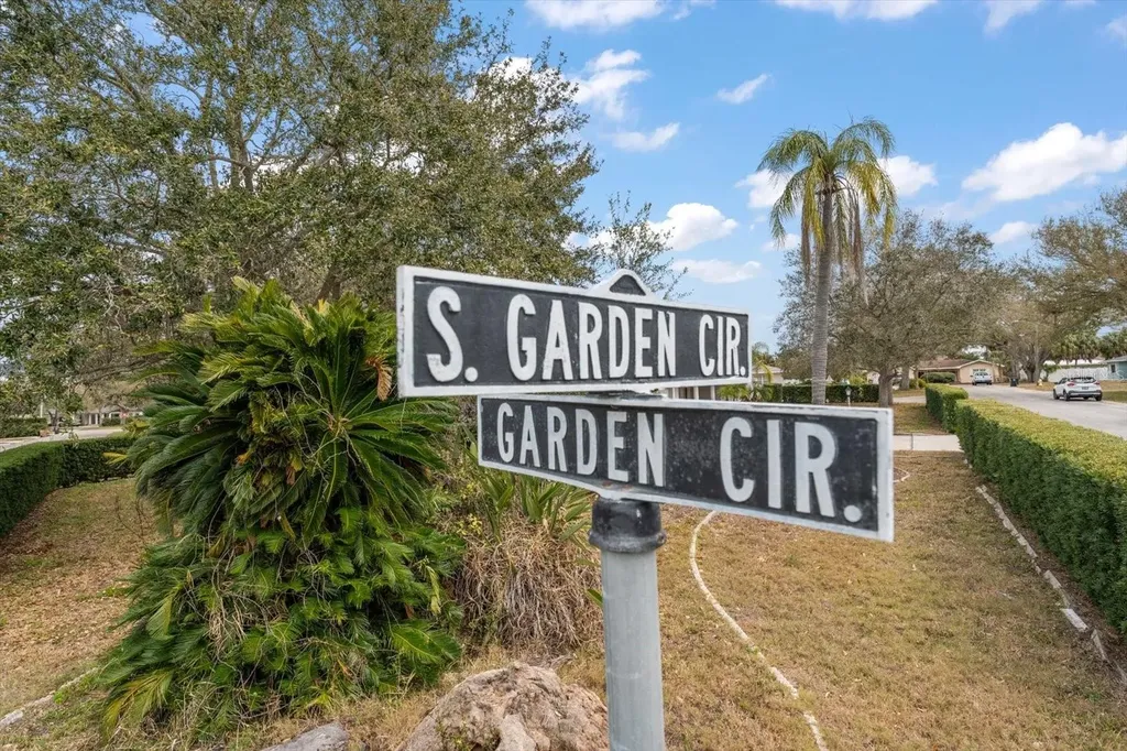 230 Garden Circle Belleair FL 33756