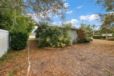 230 Garden Circle Belleair FL 33756