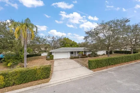 230 Garden Circle Belleair FL 33756