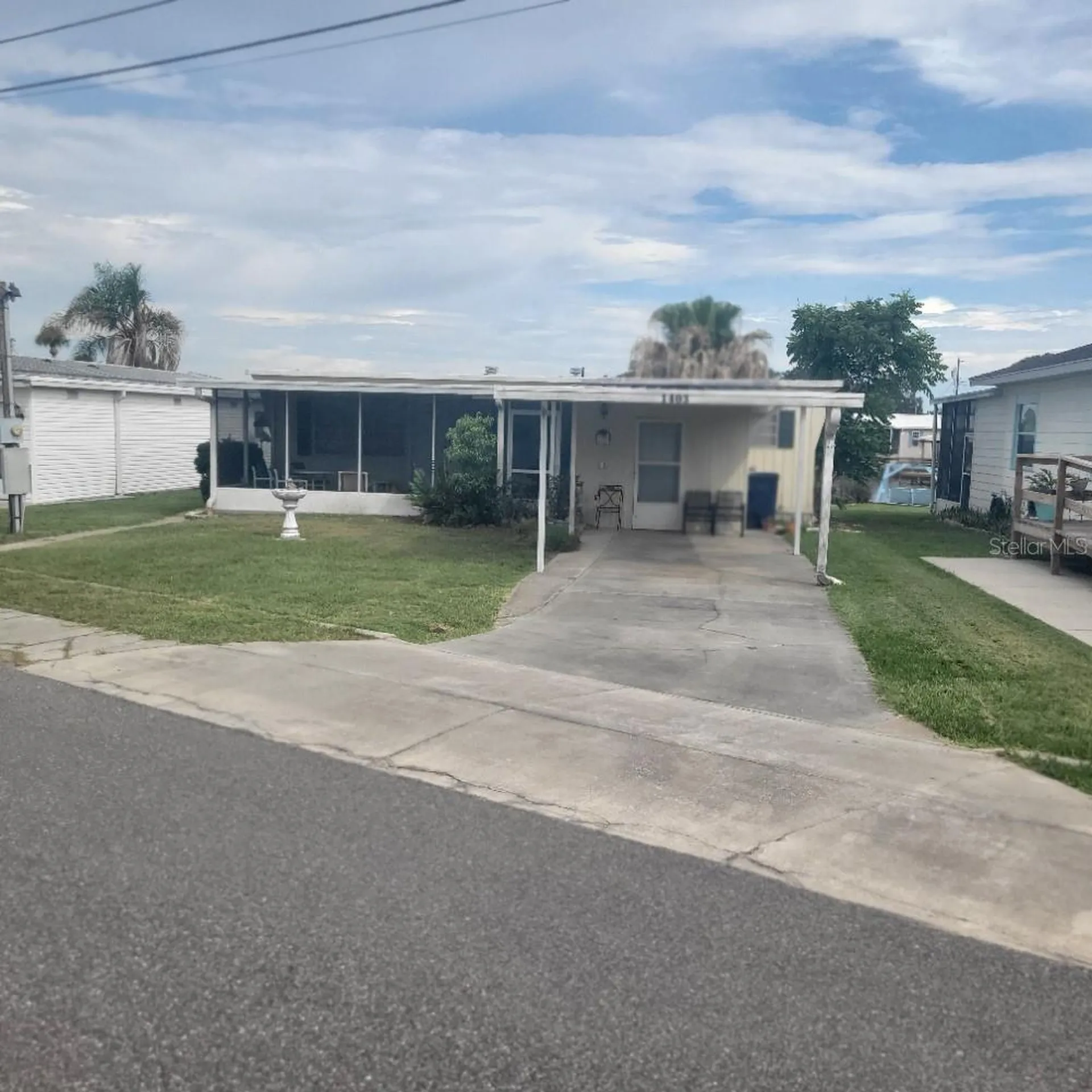 1403 Lakeview Drive Tavares FL 32778