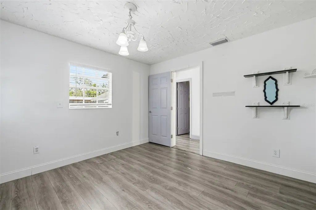 2706 E Annie Street Tampa FL 33612