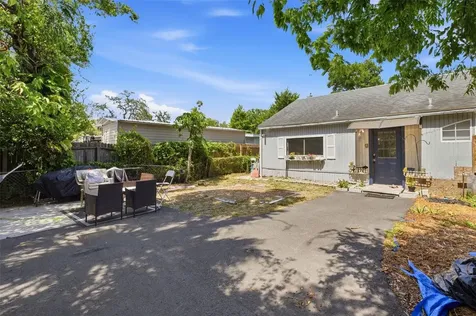 2706 E Annie Street Tampa FL 33612