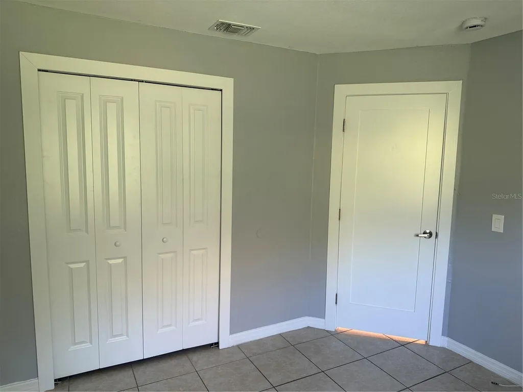 712 Parkwood Avenue Groveland FL 34736