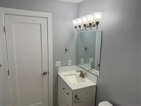 712 Parkwood Avenue Groveland FL 34736