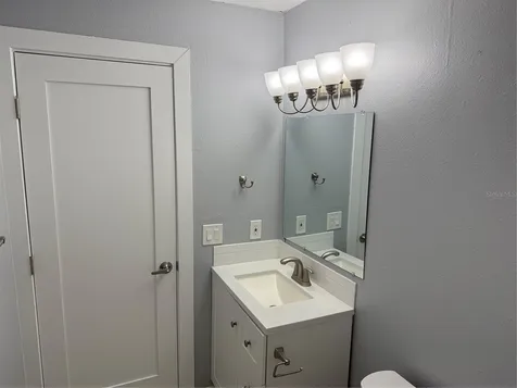 712 Parkwood Avenue Groveland FL 34736