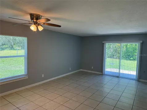712 Parkwood Avenue Groveland FL 34736
