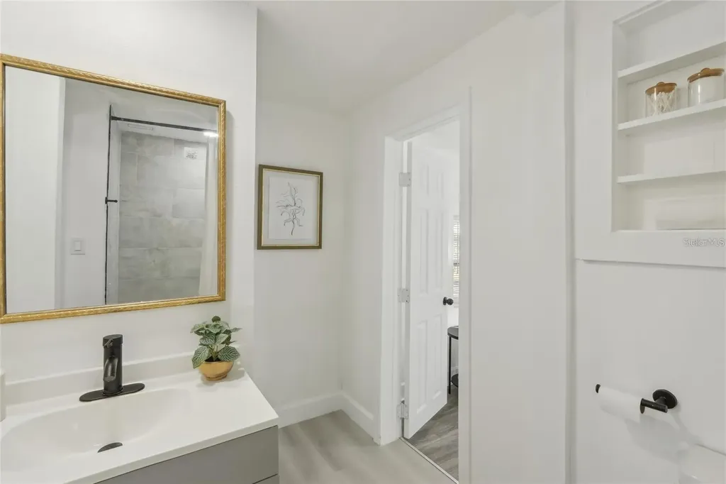 2111 E Ellicott Street Tampa FL 33610