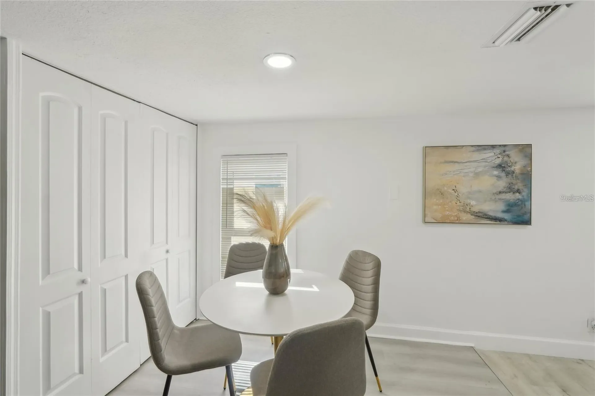 2111 E Ellicott Street Tampa FL 33610