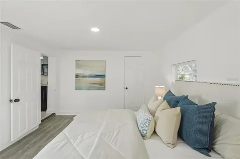 2111 E Ellicott Street Tampa FL 33610