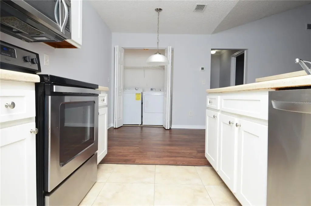 10263 Gandy Boulevard N St Petersburg FL 33702