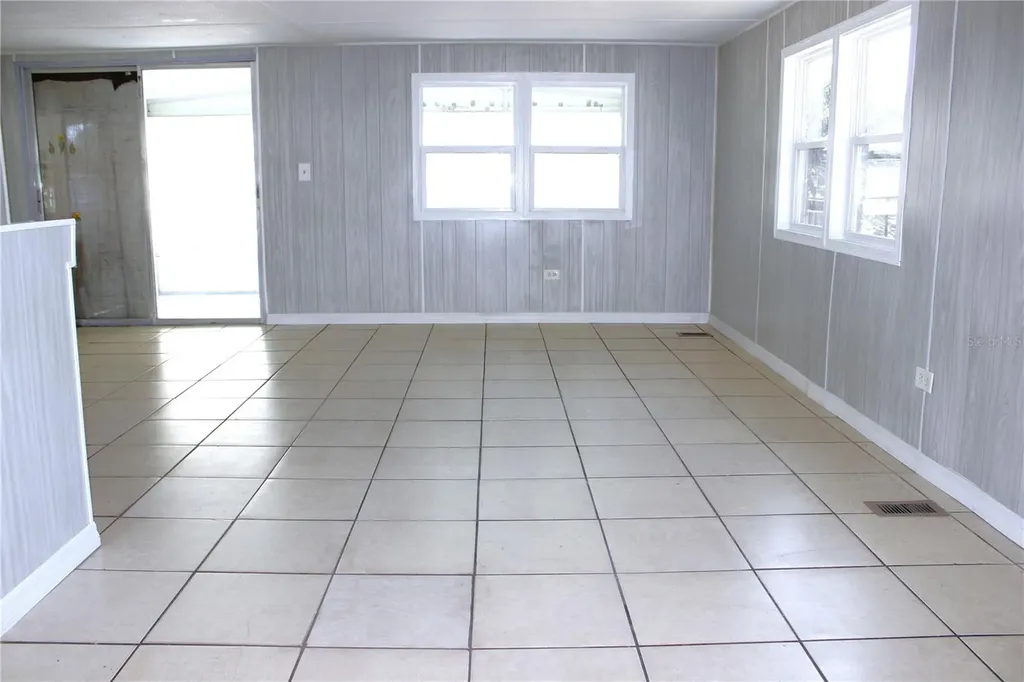 1845 Dixie Lane Holiday FL 34690