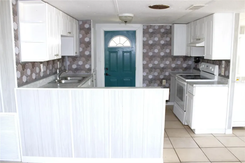 1845 Dixie Lane Holiday FL 34690