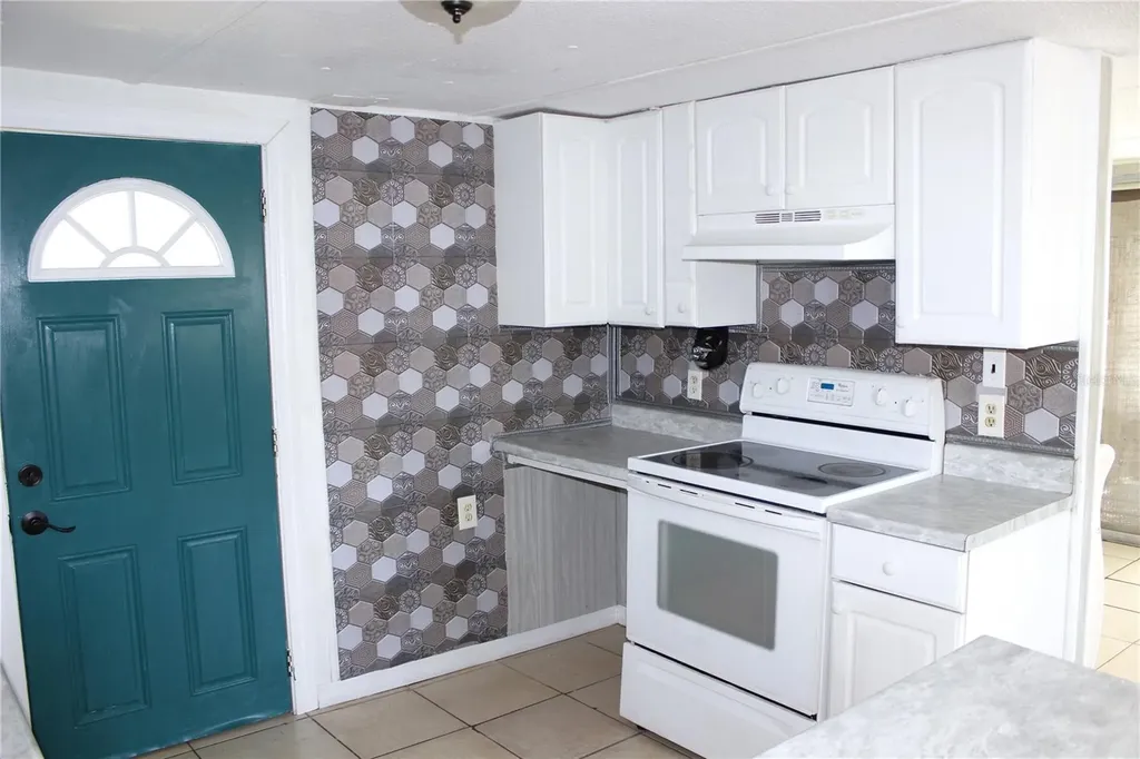 1845 Dixie Lane Holiday FL 34690