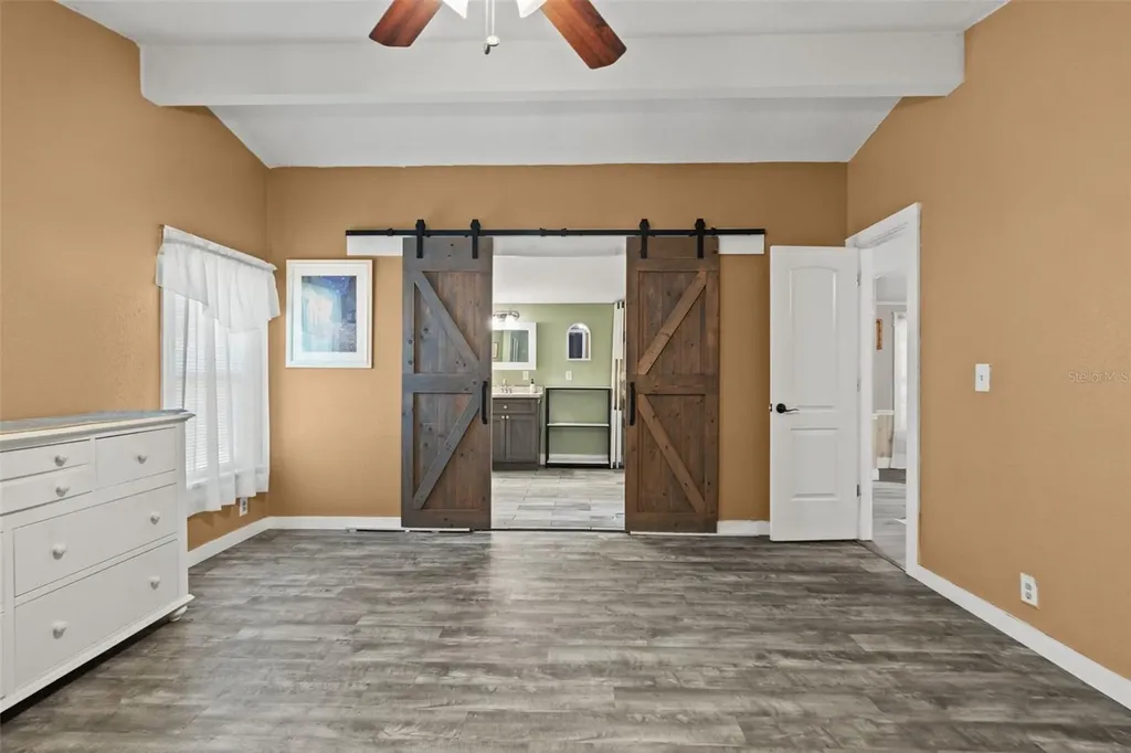 7876 Ridge Road Weeki Wachee FL 34613