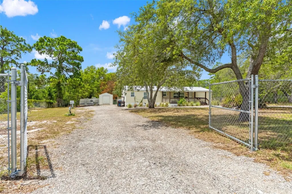 7876 Ridge Road Weeki Wachee FL 34613