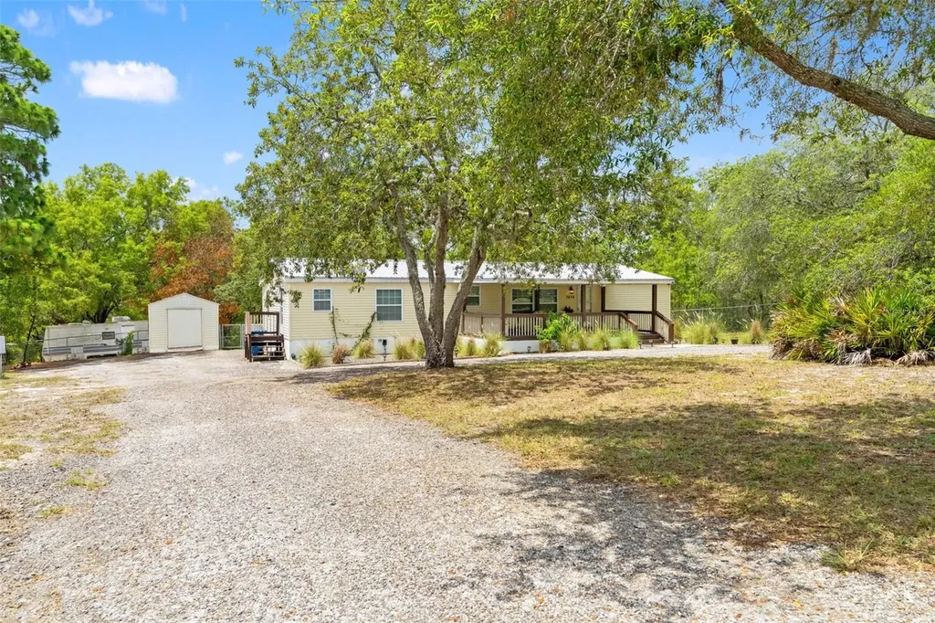 7876 Ridge Road Weeki Wachee FL 34613