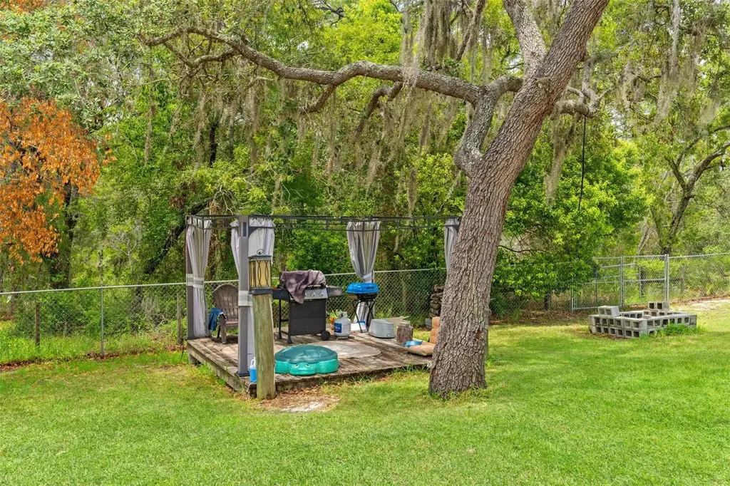 7876 Ridge Road Weeki Wachee FL 34613