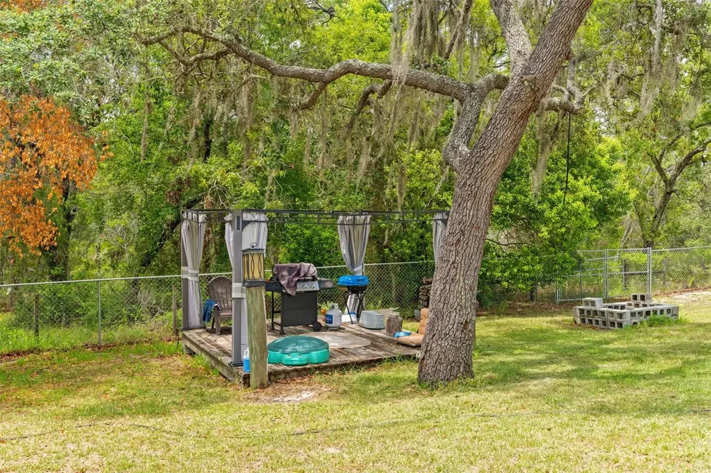 7876 Ridge Road Weeki Wachee FL 34613