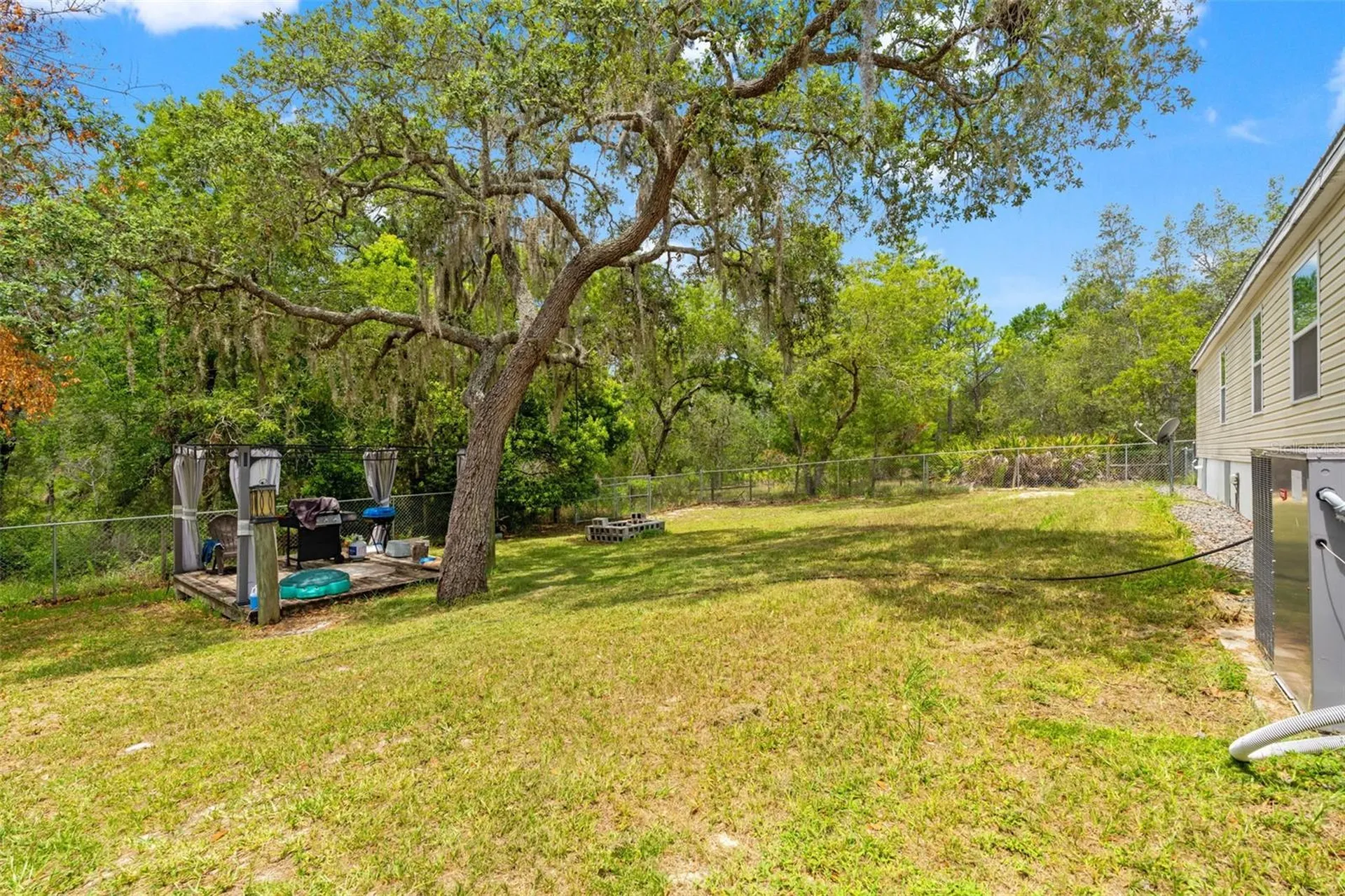 7876 Ridge Road Weeki Wachee FL 34613