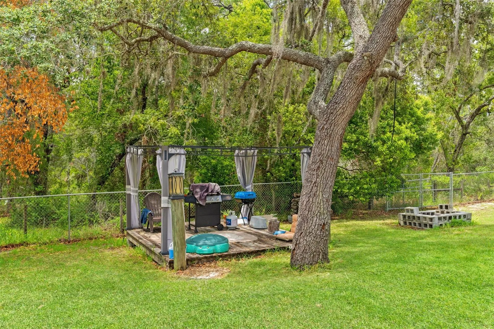 7876 Ridge Road Weeki Wachee FL 34613