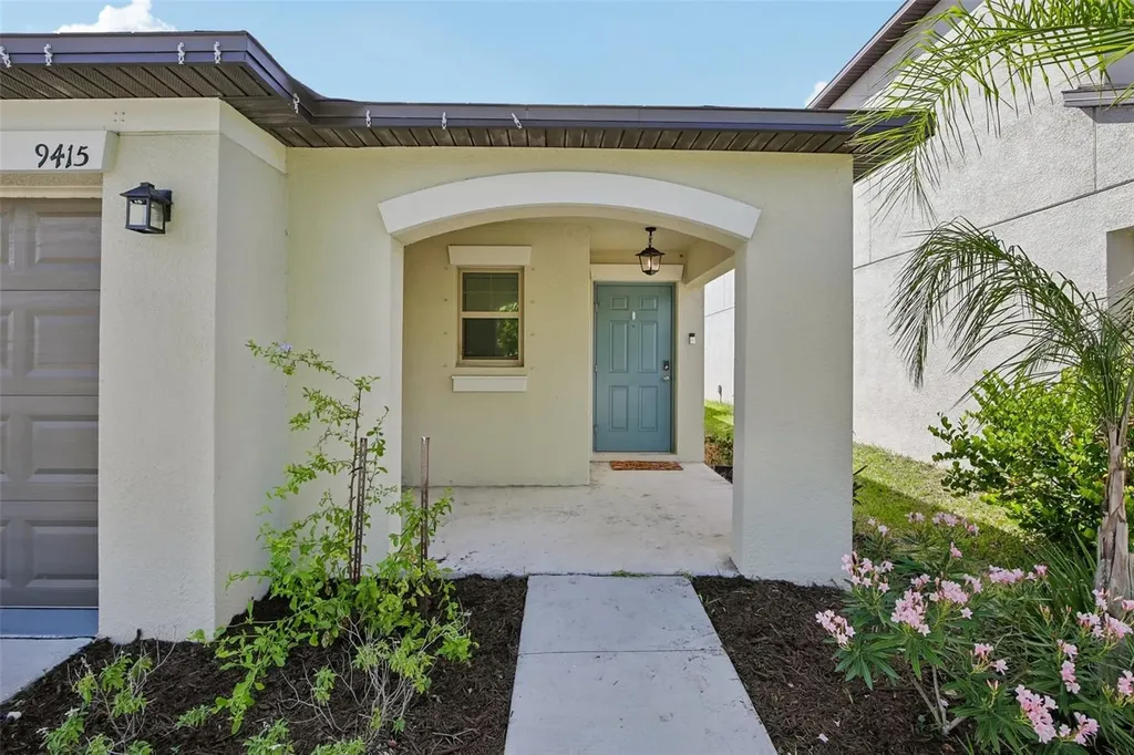 9415 Lemon Drop Loop Sun City Center FL 33573