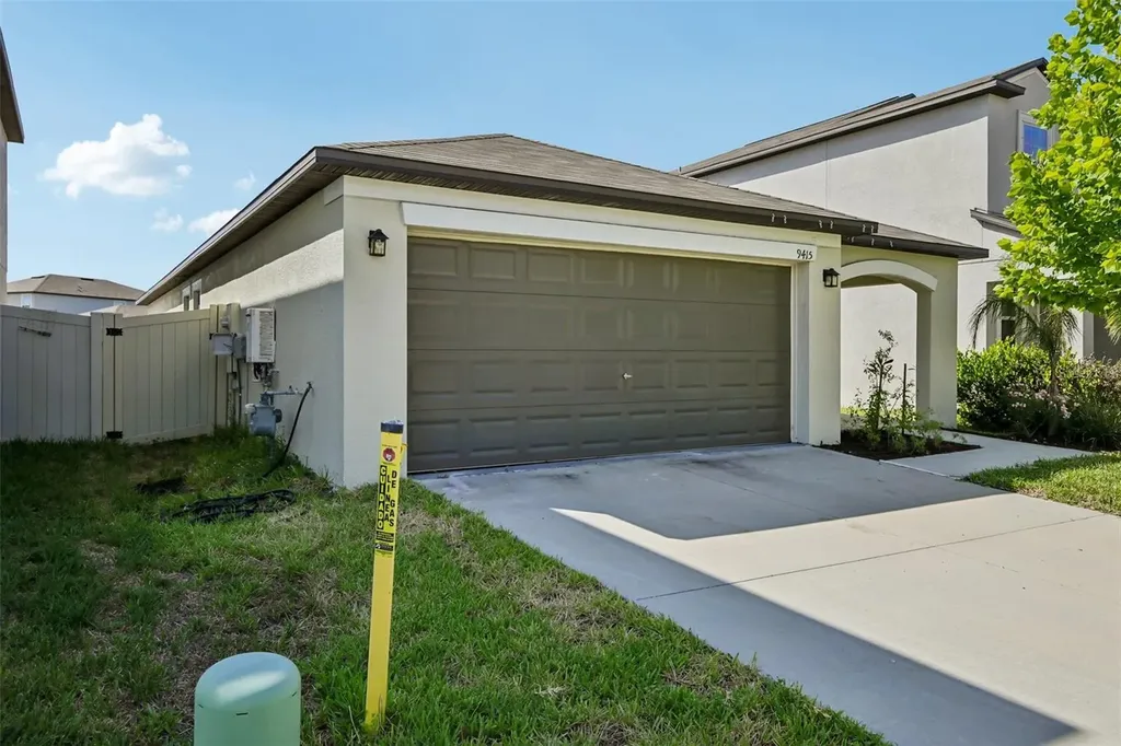 9415 Lemon Drop Loop Sun City Center FL 33573