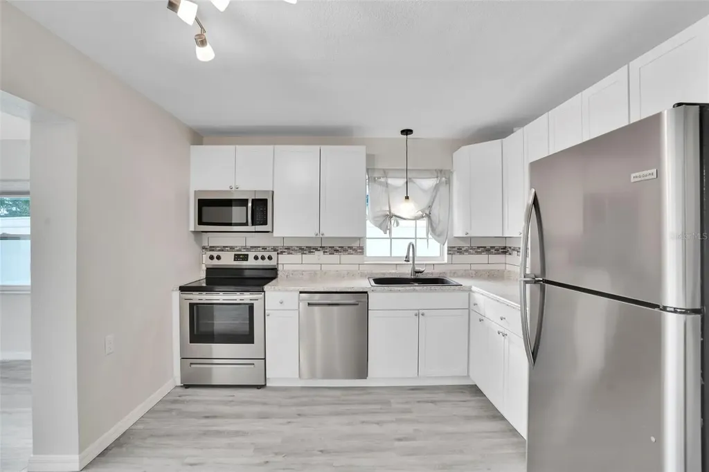 4550 16th Avenue N St Petersburg FL 33713