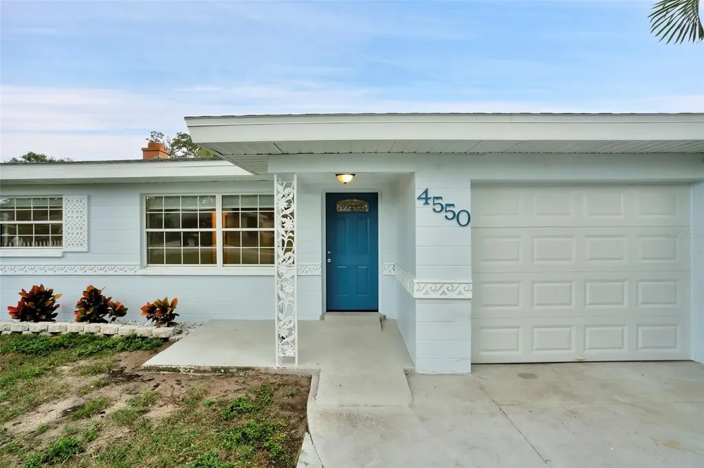 4550 16th Avenue N St Petersburg FL 33713