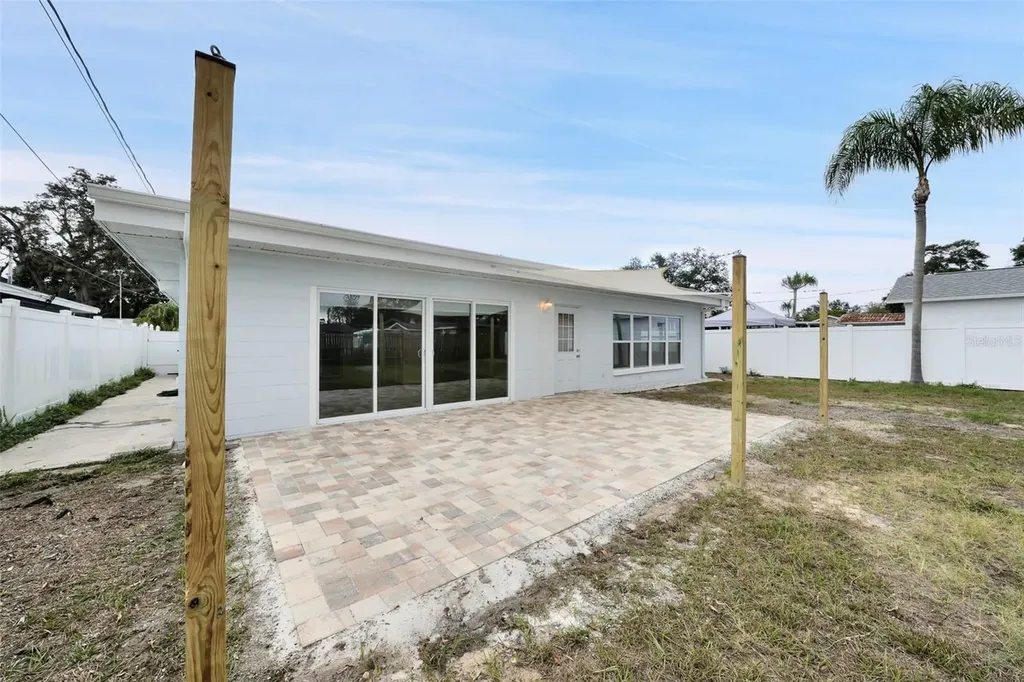 4550 16th Avenue N St Petersburg FL 33713