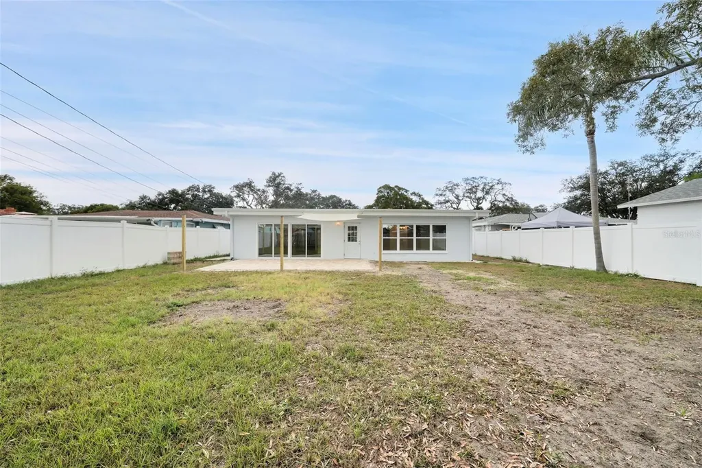 4550 16th Avenue N St Petersburg FL 33713