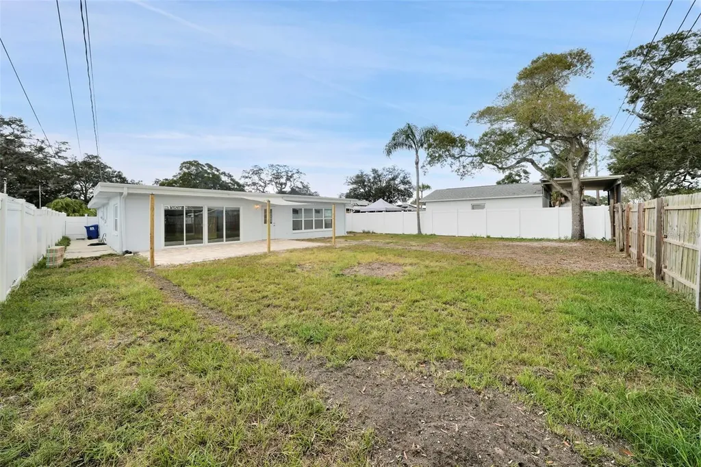 4550 16th Avenue N St Petersburg FL 33713