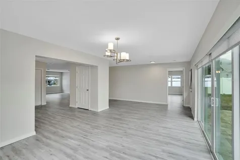4550 16th Avenue N St Petersburg FL 33713