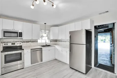 4550 16th Avenue N St Petersburg FL 33713