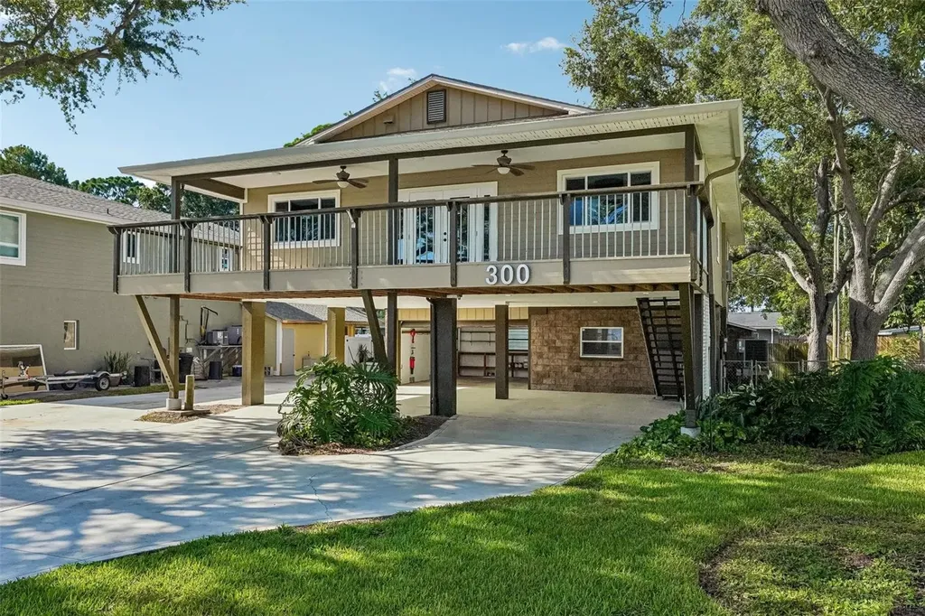 300 90th Avenue NE St Petersburg FL 33702