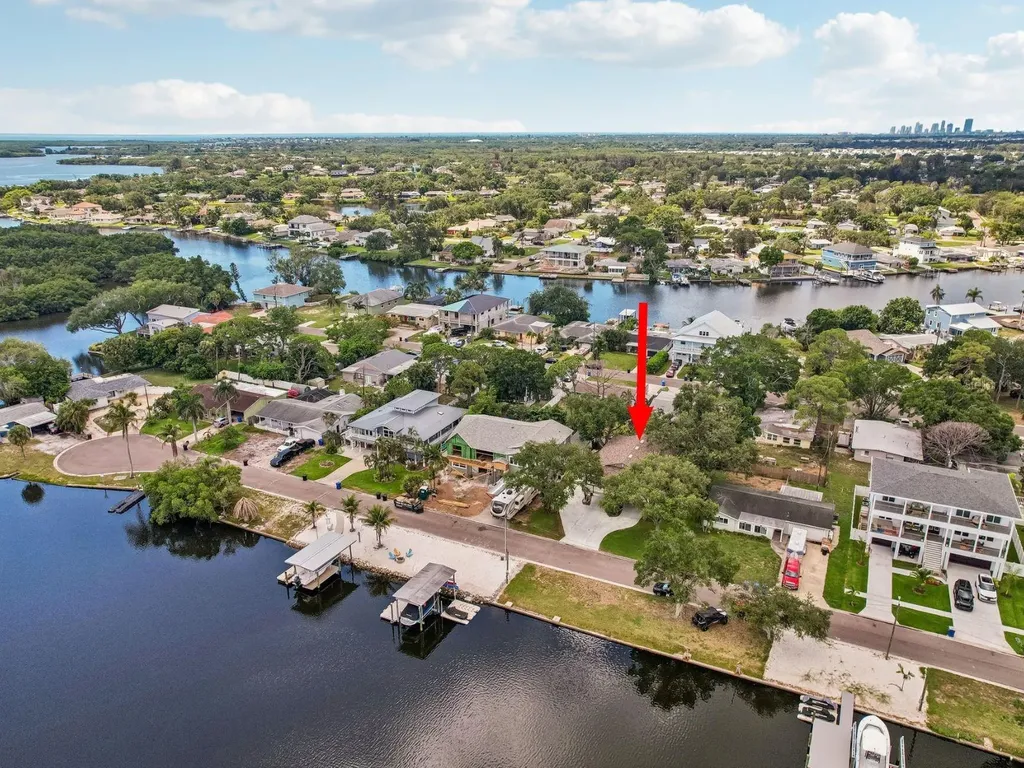 300 90th Avenue NE St Petersburg FL 33702