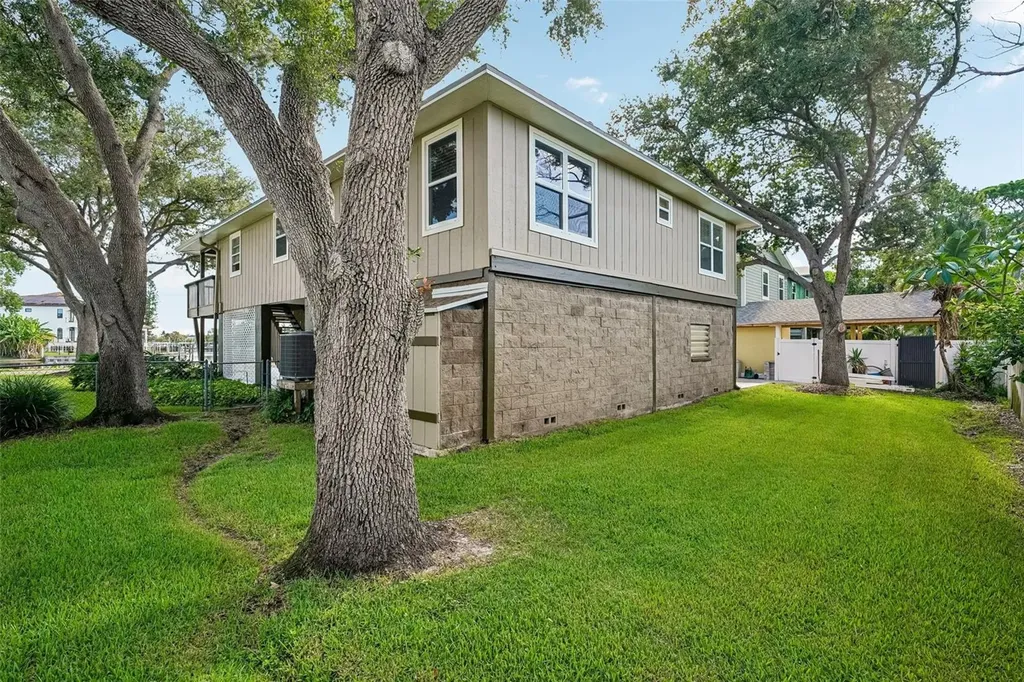 300 90th Avenue NE St Petersburg FL 33702