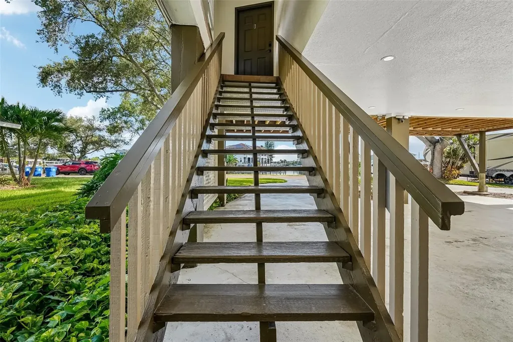 300 90th Avenue NE St Petersburg FL 33702
