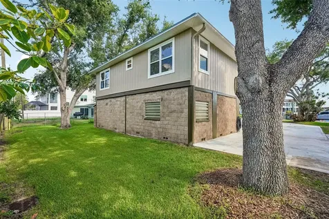 300 90th Avenue NE St Petersburg FL 33702