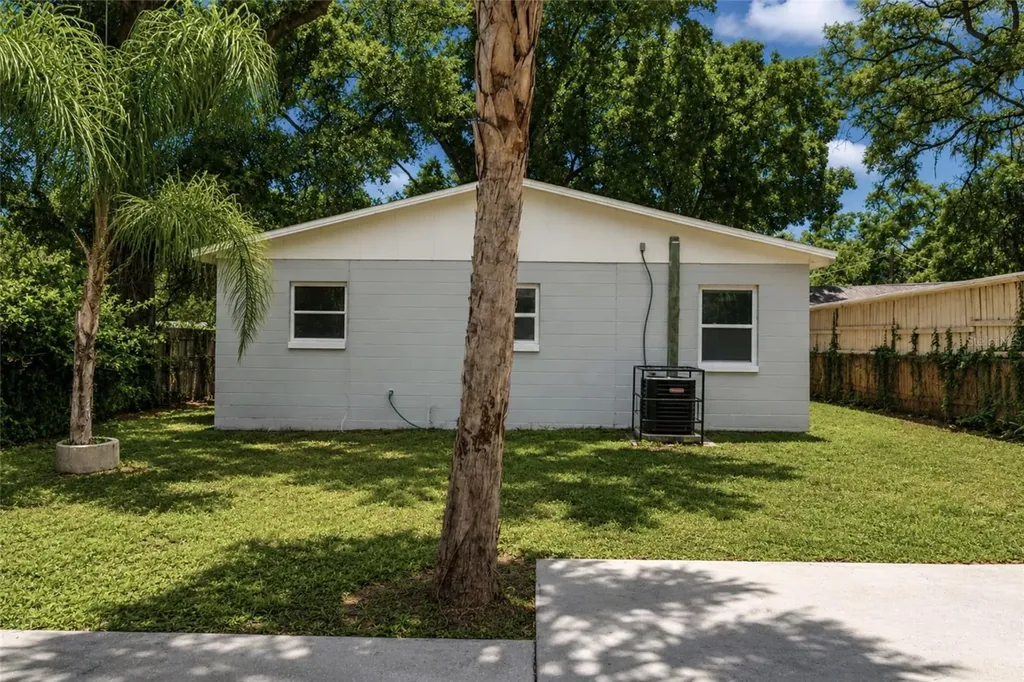 9412 N Elmer Street Tampa FL 33612