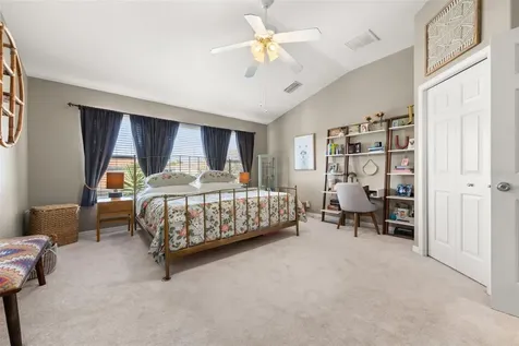 5357 60th Avenue N St Petersburg FL 33709