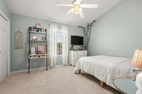 5357 60th Avenue N St Petersburg FL 33709