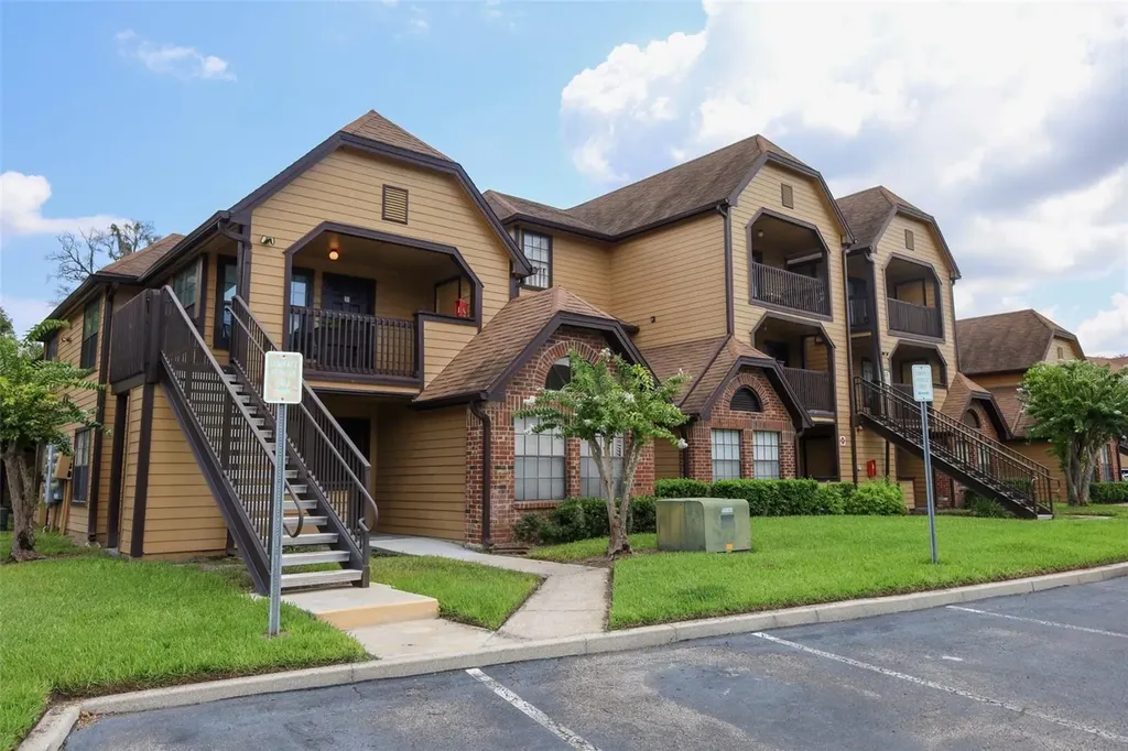 345 Forestway Circle Altamonte Springs FL 32701