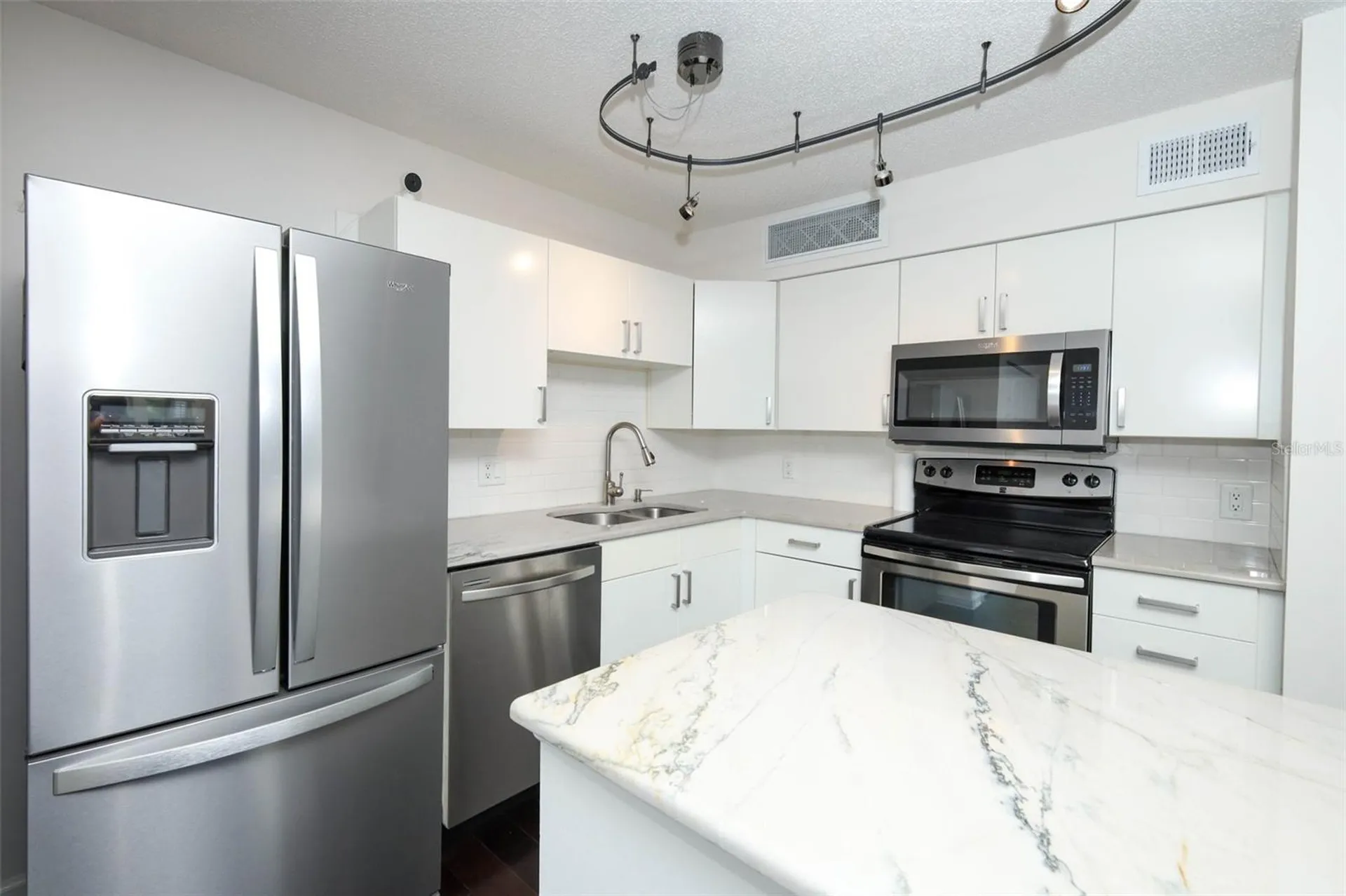 345 Forestway Circle Altamonte Springs FL 32701