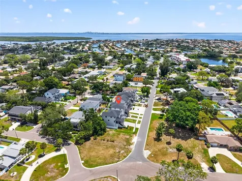 1717 Massachusetts Avenue NE St Petersburg FL 33703