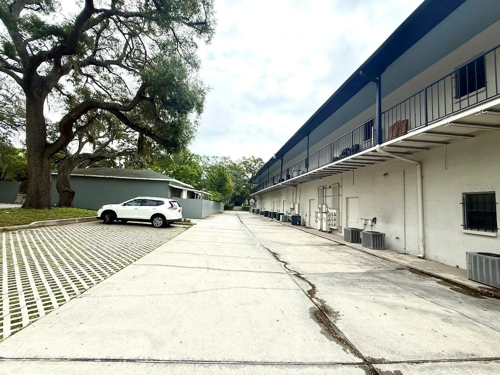 1005 W Busch Boulevard Tampa FL 33612