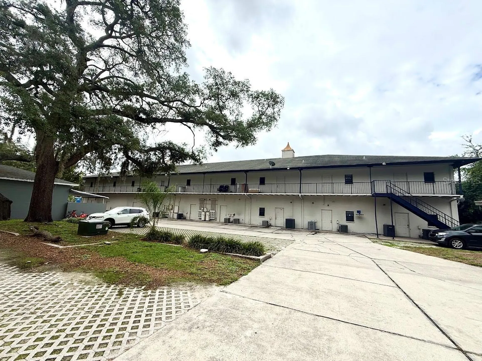 1005 W Busch Boulevard Tampa FL 33612